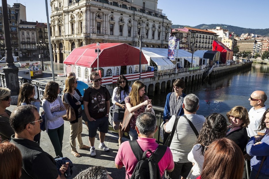 Jaiak gidarekin ospatzen dituenik ere bada. (Aritz LOIOLA / ARGAZKI PRESS)