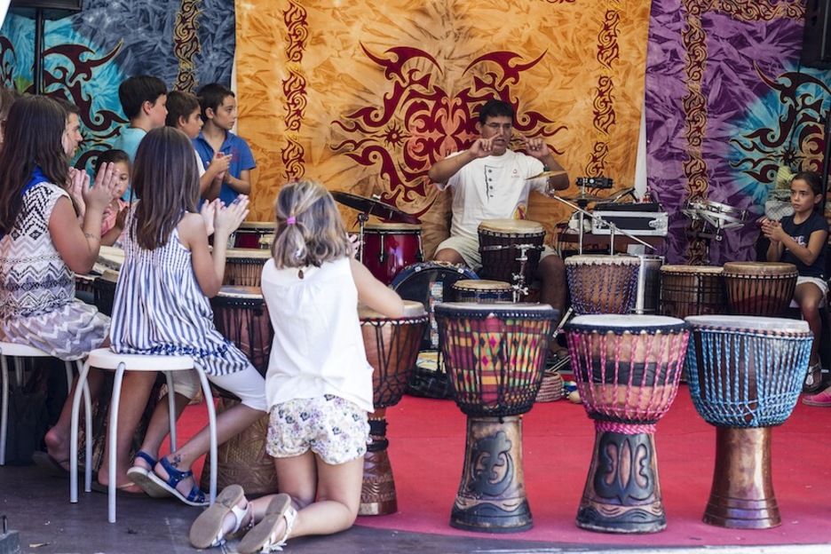 Erritmoa tamainan hartu dute txikiek. (Aritz LOIOLA / ARGAZKI PRESS)