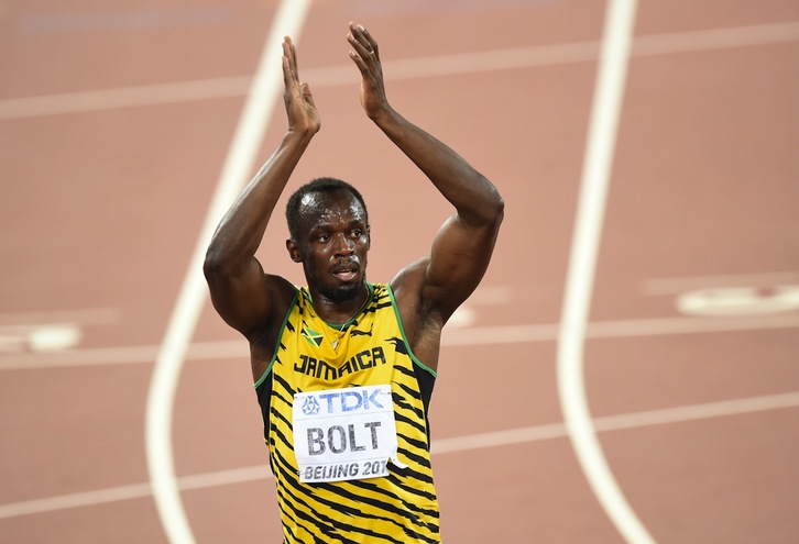 Usain Bolt garaipen berria ospatzen. (Pedro UGARTE/AFP)