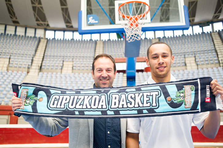Laurence, en su presentación como jugador del GBC. (Juan Carlos RUIZ / ARGAZKI PRESS)