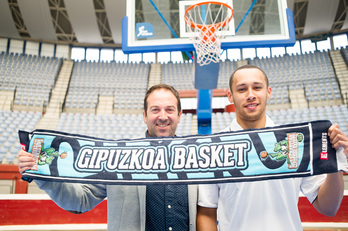 Laurence, en su presentación como jugador del GBC. (Juan Carlos RUIZ / ARGAZKI PRESS)