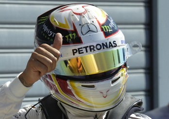 El piloto británico Lewis Hamilton, tras lograr la ‘pole’. (Andreas SOLARO/AFP PHOTO)