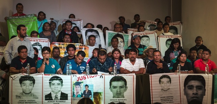 Los familiares de los estudiantes desaparecidos en Iguala han comparecido tras el nuevo informe. (Omar TORRES/AFP) 
