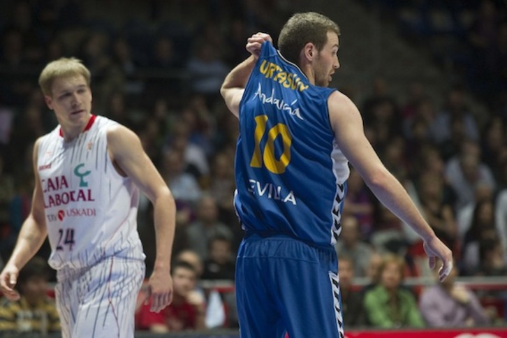 Txemi Urtasun, 2011n, Cajasol Sevillako jokalari zela. (Juanan RUIZ/ARGAZKI PRESS)