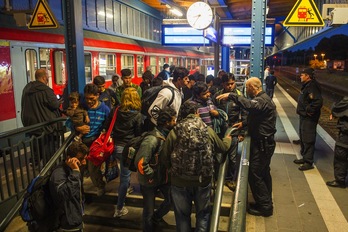 Control policial en la estación de Flensburg. (Benjamin NOLTE / AFP)