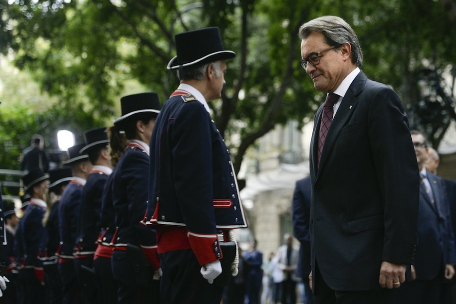Artur Mas ha acudido al homenaje a Casanova. (Josep LAGO / AFP) Artur Mas ha acudido al homenaje a Casanova. (Josep LAGO / AFP)