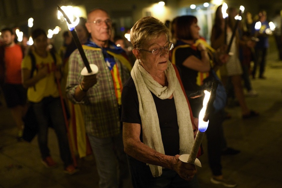 Ayer por la noche se celebró la ‘marxa de torxes’. (Josep LAGO / AFP)