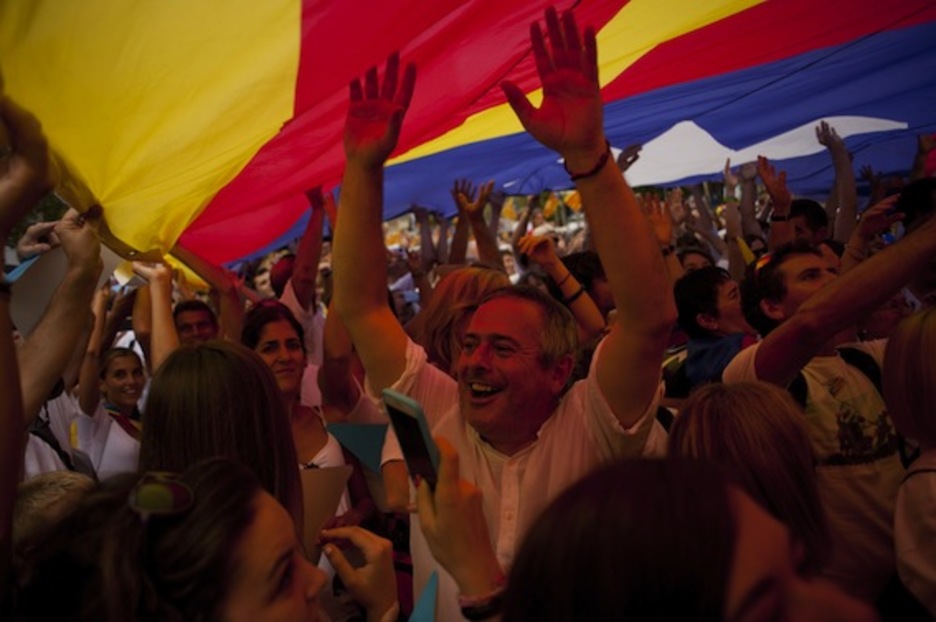 La avenida Meridiana se ha convertido en un mar de sonrisas. (Jorge GUERRERO/AFP PHOTO) La avenida Meridiana se ha convertido en un mar de sonrisas. (Jorge GUERRERO/AFP PHOTO)