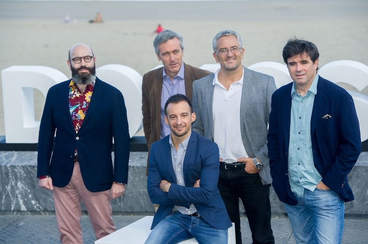 Alejandro Amenábar y el equipo de ‘Regression’. (Juan Carlos RUIZ/ARGAZKI PRESS)