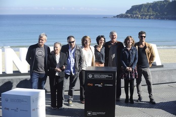 ‘Amama’ filmeko zuzendari Asier Altuna eta aktoreak. (Jon URBE/ARGAZKI PRESS)