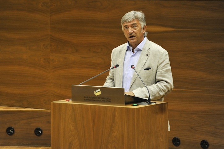 Koldo Martinez, Uxue Barkosen inbestidura saioan. (Idoia ZABALETA / ARGAZKI PRESS)