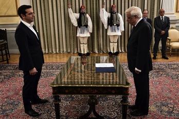 Tsipras ha jurado el cargo ante Pavlopoulos. (Louisa GOULIAMAKI / AFP)