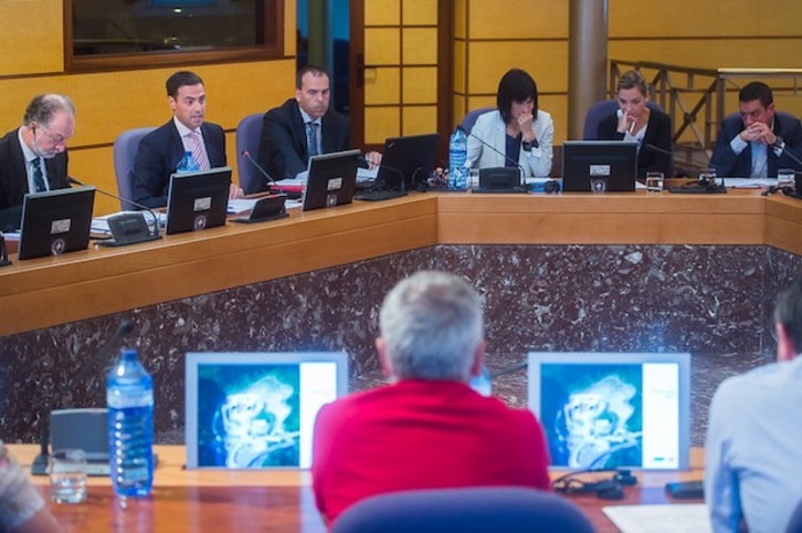 Imanol Pradales informó de la situación de los túneles de Autzagane. (Luis JAUREGIALTZO / ARGAZKI PRESS)