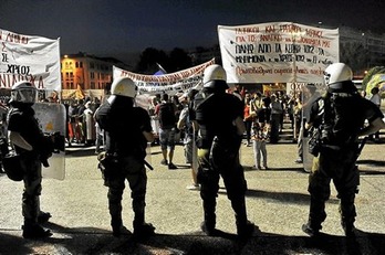 Agentes de la Policía desplegados en Atenas. (AFP)