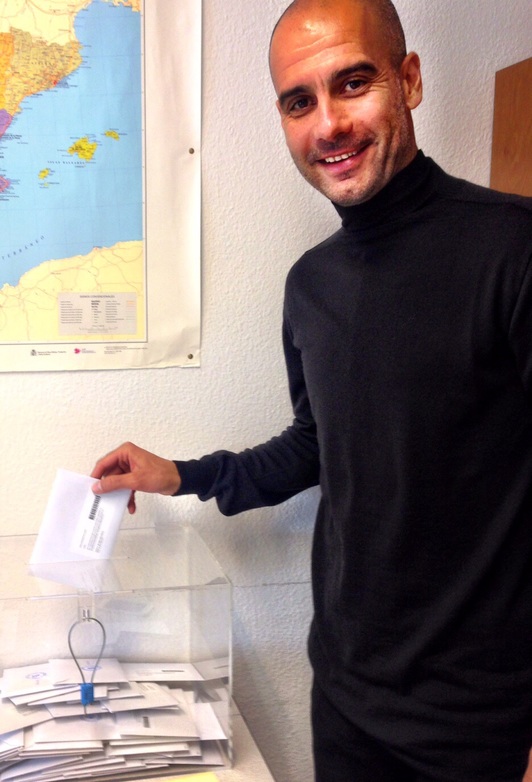 Pep Guardiola ha votado esta mañana en el consultado español en Múnich. (JUNTS PEL SÍ)