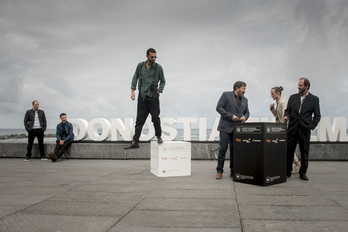 Gari Garaialdek Moira filmeko lan taldeari ateratako argazkia