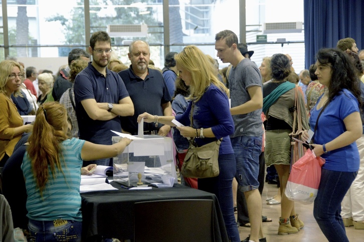 Colegio electoral del barrio de Sants en Barcelona. (Gorka RUBIO / ARGAZKI PRESS)