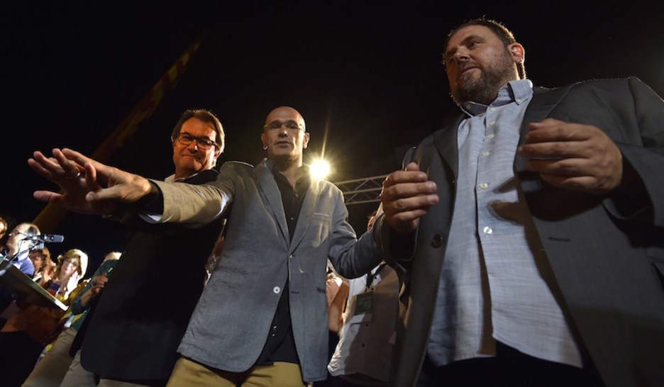 Mas, Romeva eta Junquerasen esku daude, neurri handi batean, hurrengo urratsak (Gerard LLULIEN | AFP)