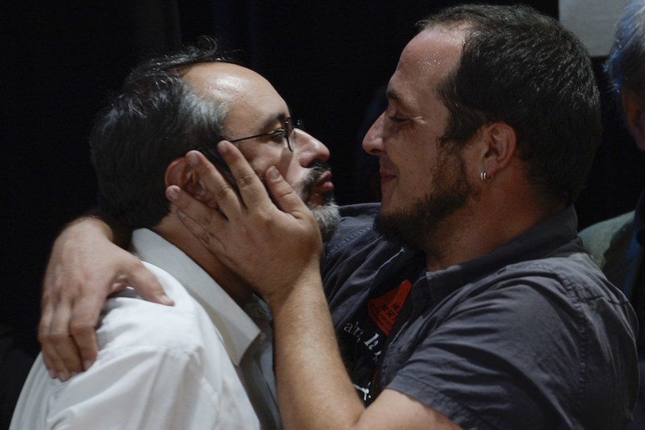 Antonio Baños eta David Fernandez, pozik. (Josep LAGO | AFP)