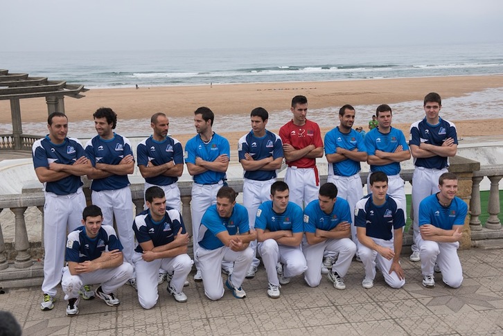 Lau eta Erdikoa jokatuko duten pilotariak, Zarautzen. (Andoni CANELLADA/ARGAZKI PRESS)