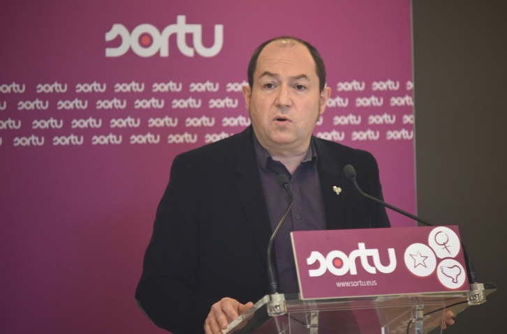 Pernando Barrena ha valorado el último comunicado de Sortu. (ARGAZKI PRESS)