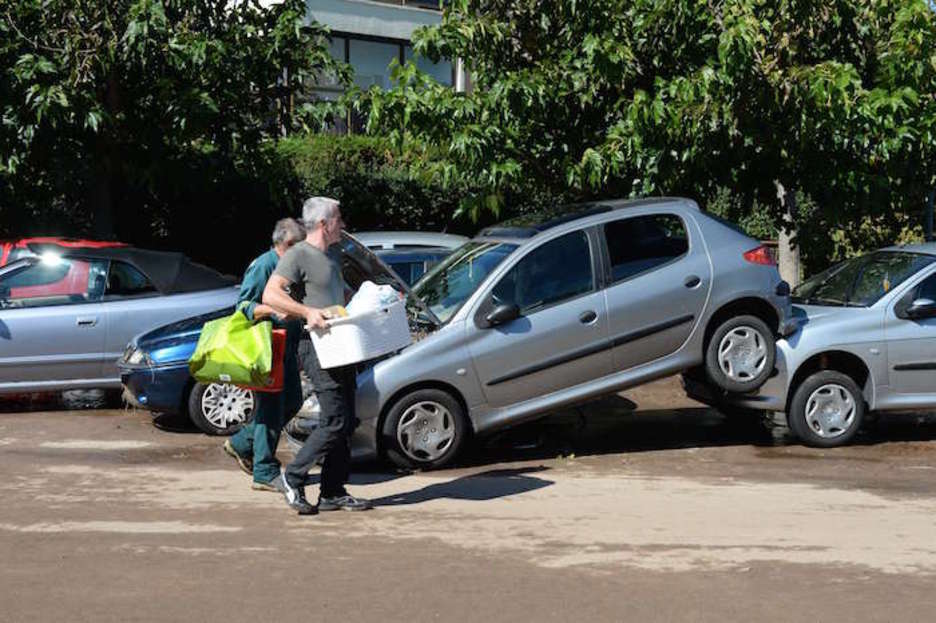 Decenas de vecinos han tenido que abandonar sus casas (Boris HORVAT | AFP)