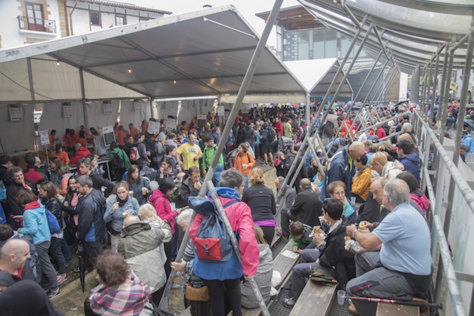 Jendetza Usurbilen (Andoni CANELLADA | ARGAZKI PRESS)