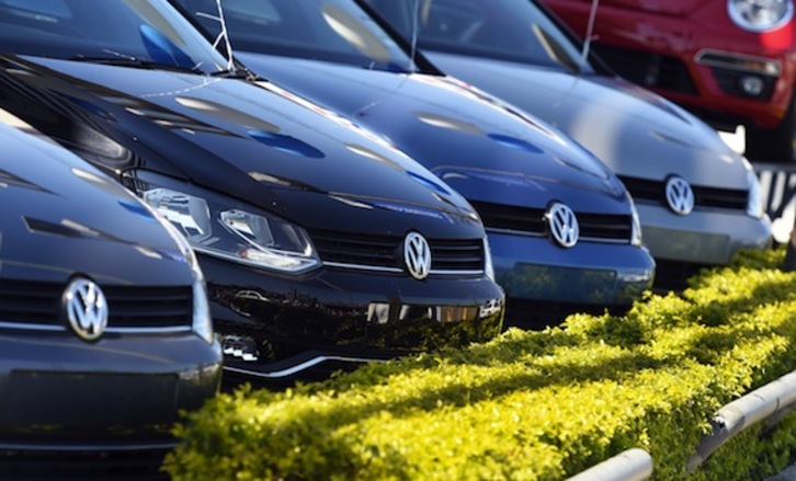 Vehículos de la marca Volkswagen. (William WEST/AFP PHOTO)