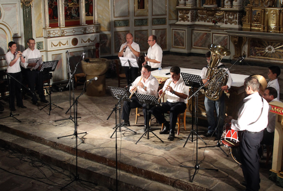 Ezpeletako elizan ere kontzertu bat eskaini zuten. Ezpeletako elizan ere kontzertu bat eskaini zuten.