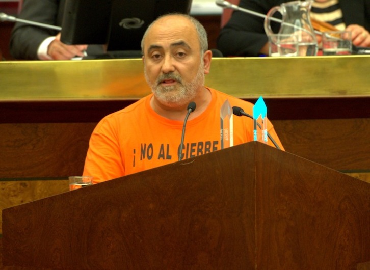 Koldo Martín, durante su intervención en el pleno de constitución de las JJGG de Araba. (Juanan RUIZ/ARGAZKI PRESS)