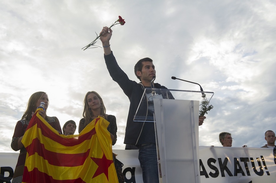 Arkaitz Rodriguez, klabelinak erakusten. (Juan Carlos RUIZ/ARGAZKI PRESS) Arkaitz Rodriguez, klabelinak erakusten. (Juan Carlos RUIZ/ARGAZKI PRESS)