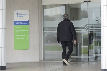 Les salariés de la CGT se sont mobilisés lors de la venue d'Eric Boulaire à la CPAM de Bayonne, le 22 octobre. © Isabelle Miquelestorena