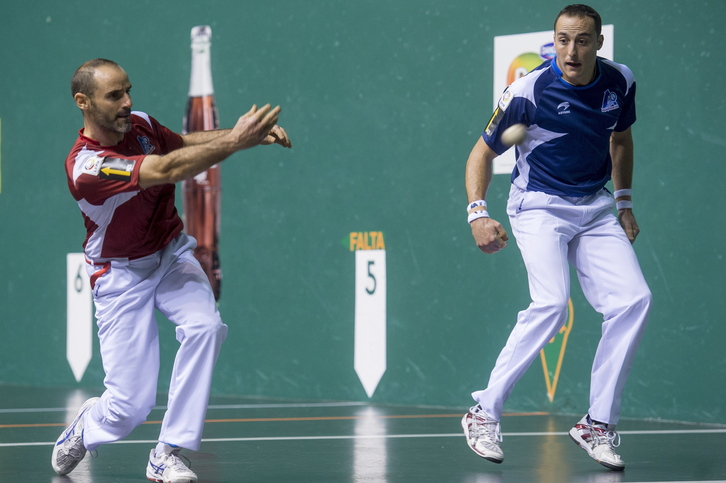 Xalak lan handiak eman dizkio Irujori (iñigo URIZ /ARGAZKI PRESS)