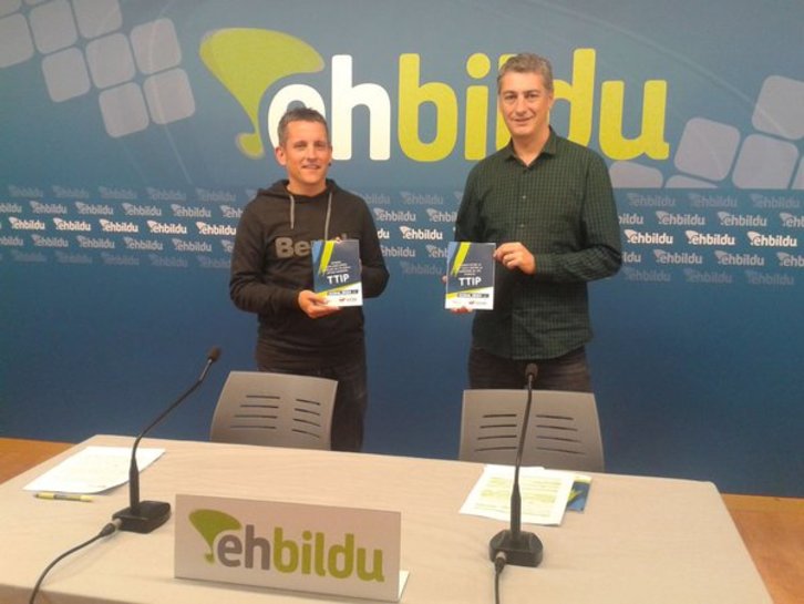 Dani Maeztu eta Oskar Matute EH Bilduko legebiltzarkidea. (@ehbildu)