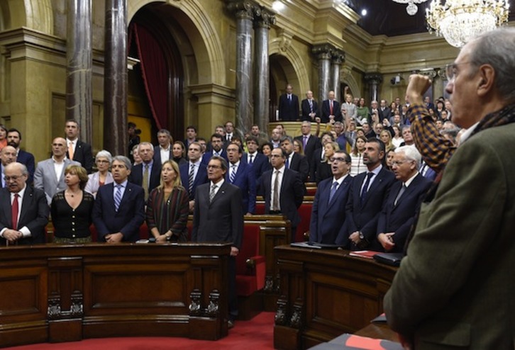 El Parlament, durante su sesión de constitución, ayer. (Lluís GENÉ/AFP PHOTO)