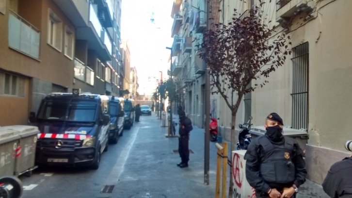 Los mossos han detenido a nueve personas en Barcelona. (@zalduariz)