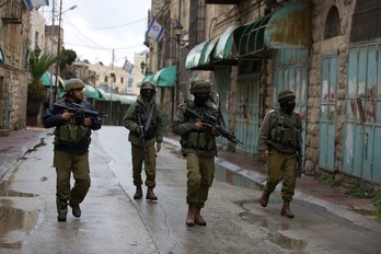 Fuerzas israelíes en Hebrón. (Menahem KAHANA / AFP)
