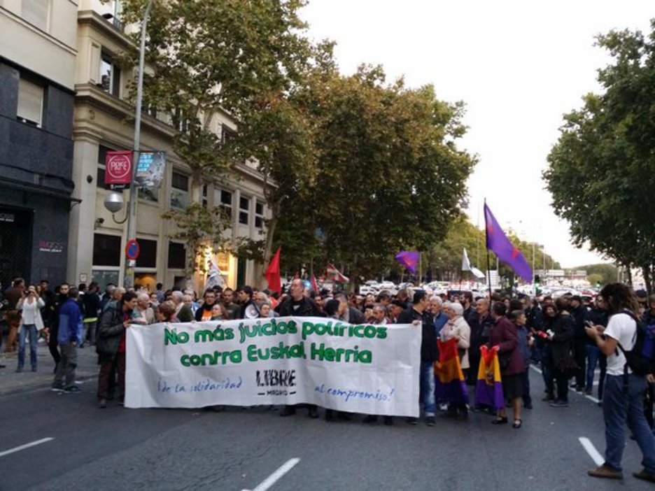 La manifestación, antes de su arranque en Atocha. (@shul_evolution)