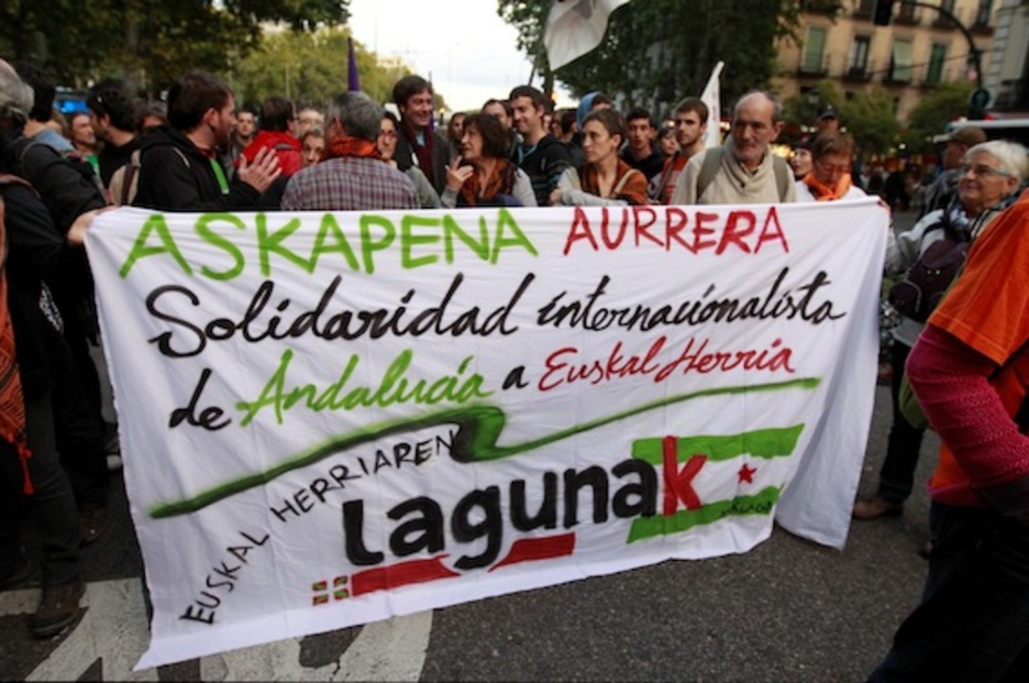 Pancarta en favor de Askapena. (J. DANAE/ARGAZKI PRESS)
