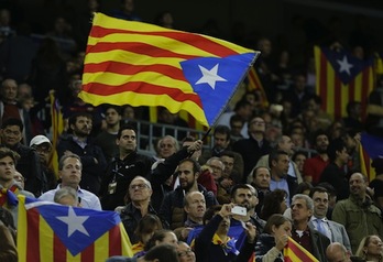 El Camp Nou, otra vez lleno de esteladas. (Pau BARRENA/AFP PHOTO)