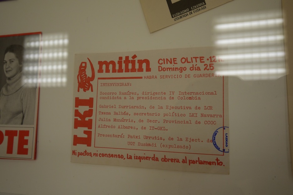 Cartel anunciador de un mitin de LKI en Olite. (Gotzon ARANBURU)