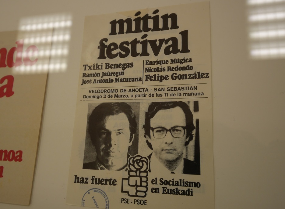 Anuncio de Mitin en Anoeta con Felipe González y Txiki Benegas. (Gotzon ARANBURU)