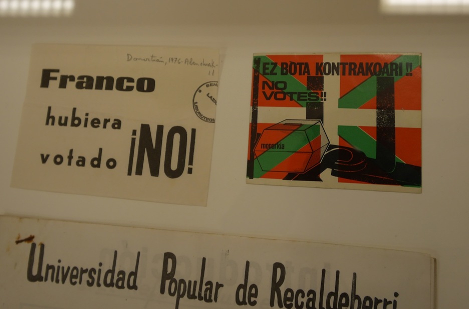 Pegatinas por el no en el Referéndum de la Reforma Política de diciembre de 1976. (Gotzon ARANBURU)