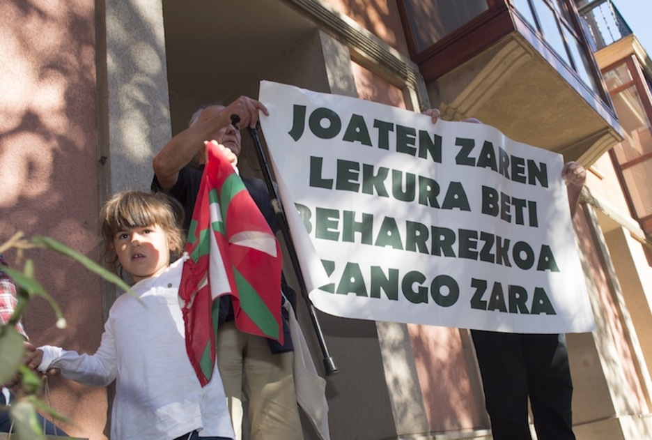 Periko Solabarria gogoan, Portugaleten. (Marisol RAMIREZ / ARGAZKI PRESS)