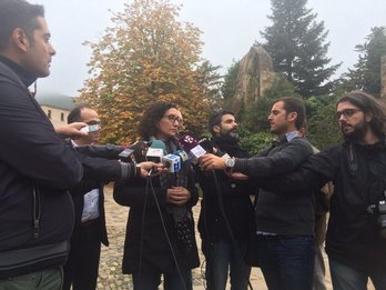 Marta Rovira atiende a los medios después de la reunión. (@JuntspelSi)