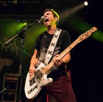 ‘Balatx’, guitarrista de Xutik.