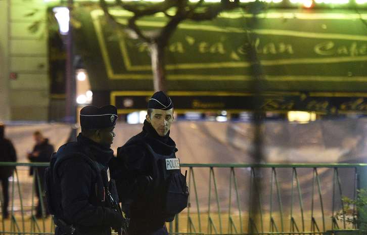 Policías en los alrededores de la sala Bataclan. (Frank FIFE / AFP)
