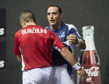 Irujo eta Olaizola, atzoko partidaren ostean. (Monika DEL VALLE/ARGAZKI PRESS)