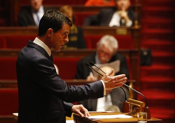 El primer ministro francés, Manuel Valls, durante su alocución ante la Asamblea Nacional. (François GUILLOT/AFP PHOTO)