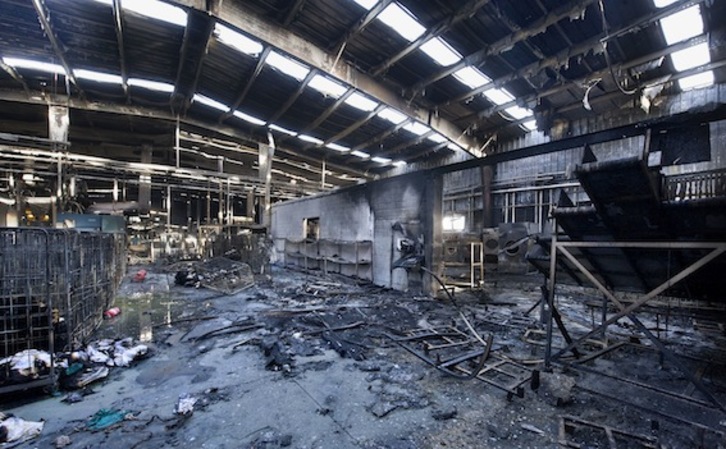 El interior de la planta, gravemente afectado por las llamas. (GOBIERNO DE NAFARROA)